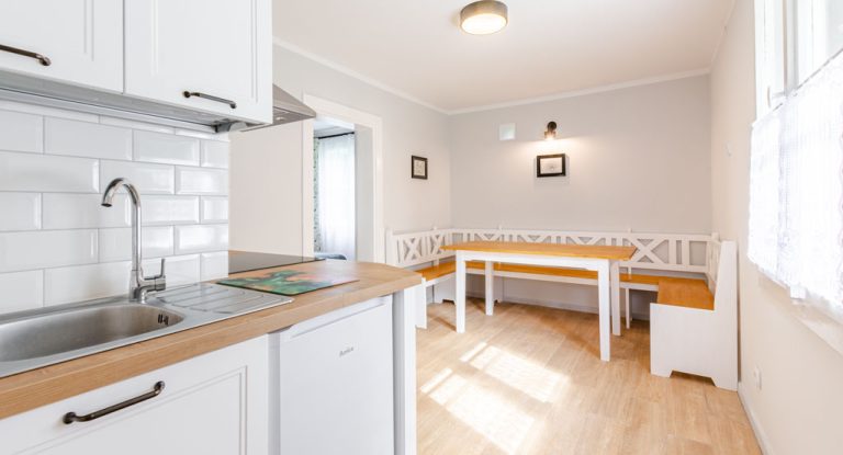 Biały domek 8-osobowy